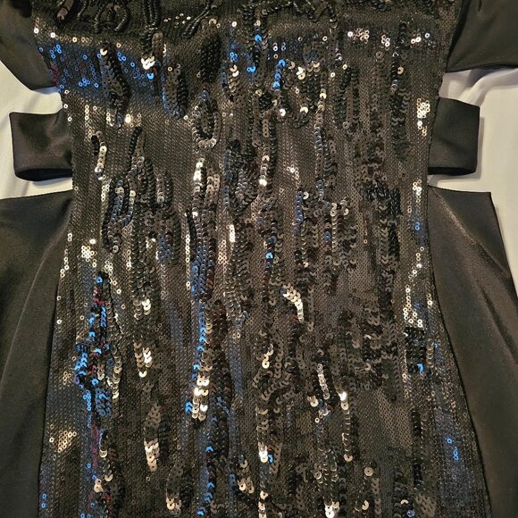 Side cut out Sequin Dress - Picture 9 of 12